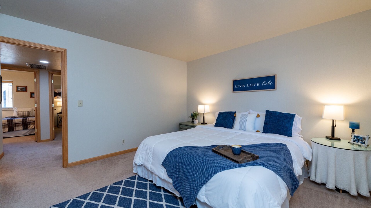 Photo of Bedroom in Lake Forest