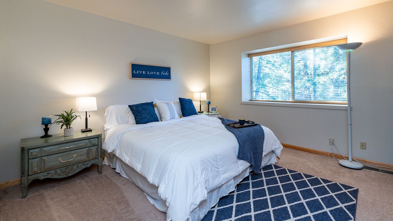 Photo of Bedroom in Lake Forest