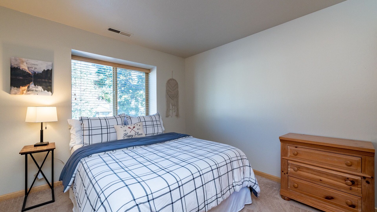 Photo of Bedroom in Lake Forest