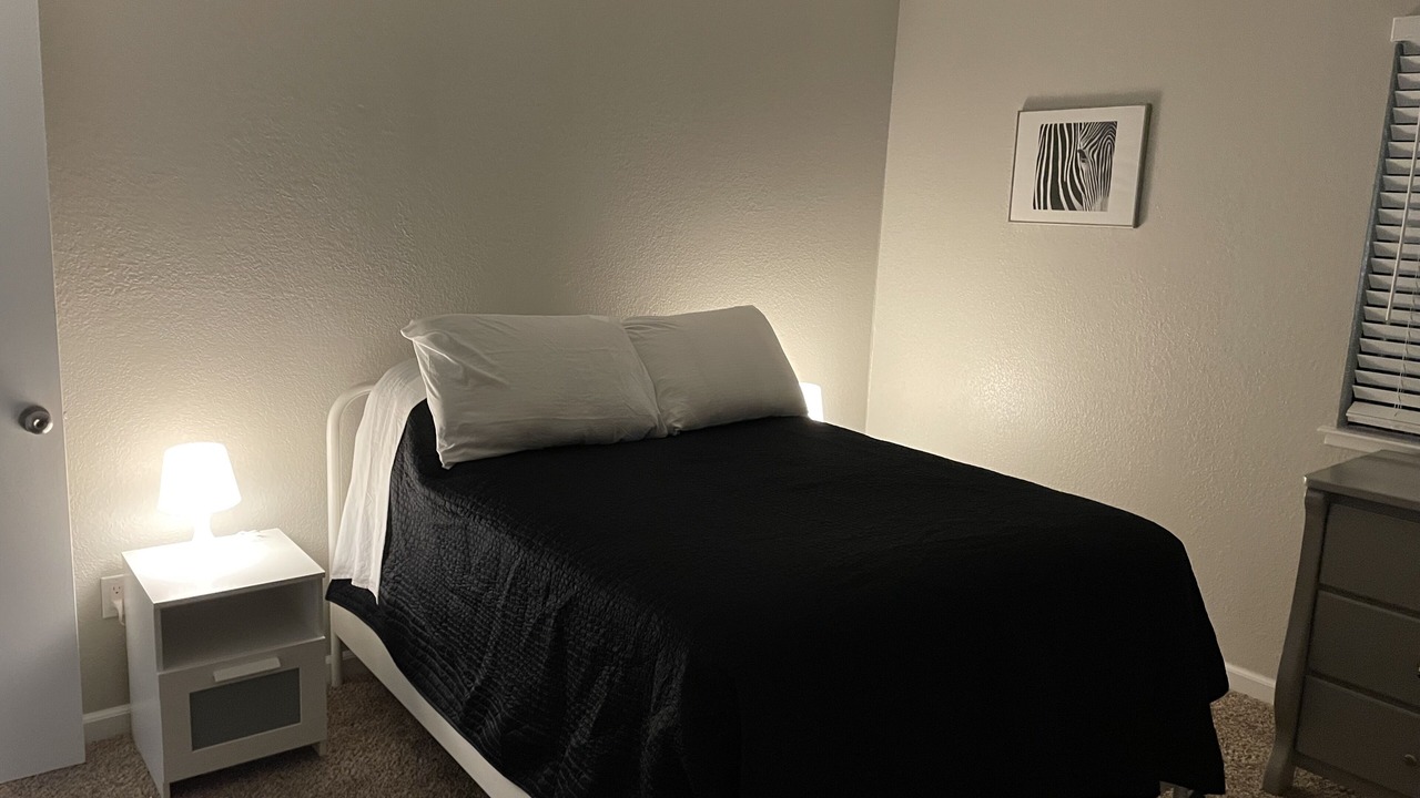 Photo of Bedroom in El Macero