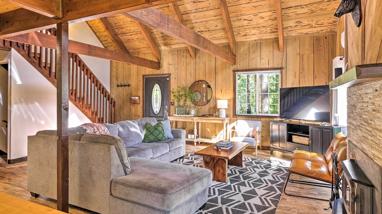 Photo of Livingroom in Twain Harte