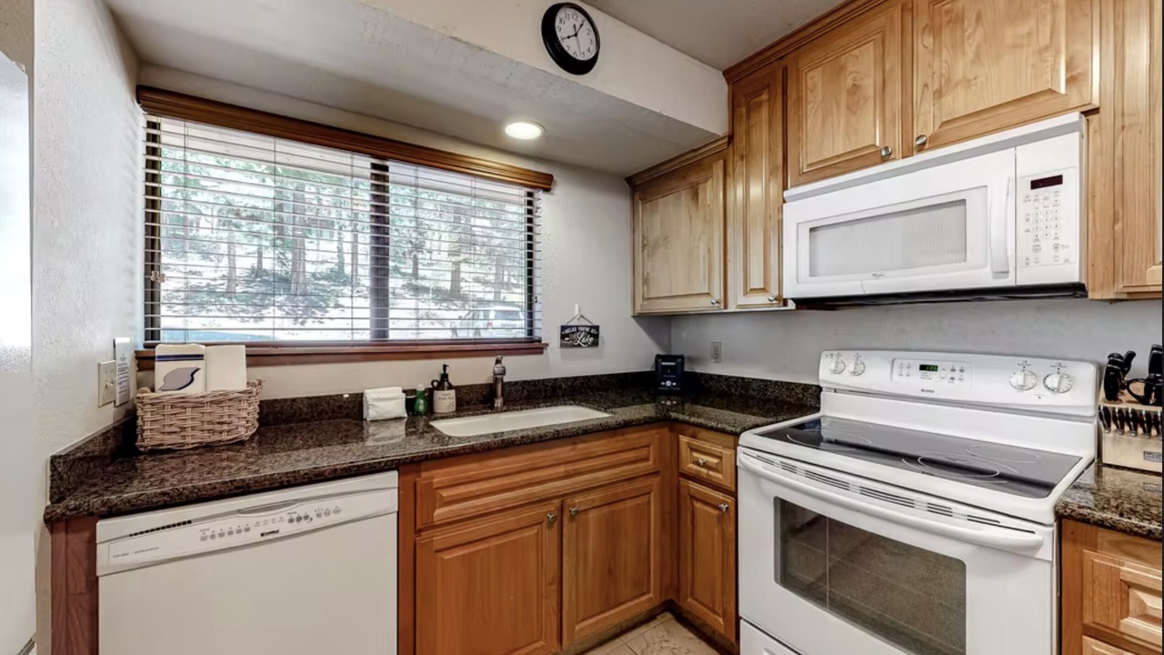 Photo of Kitchen in Lakeshore