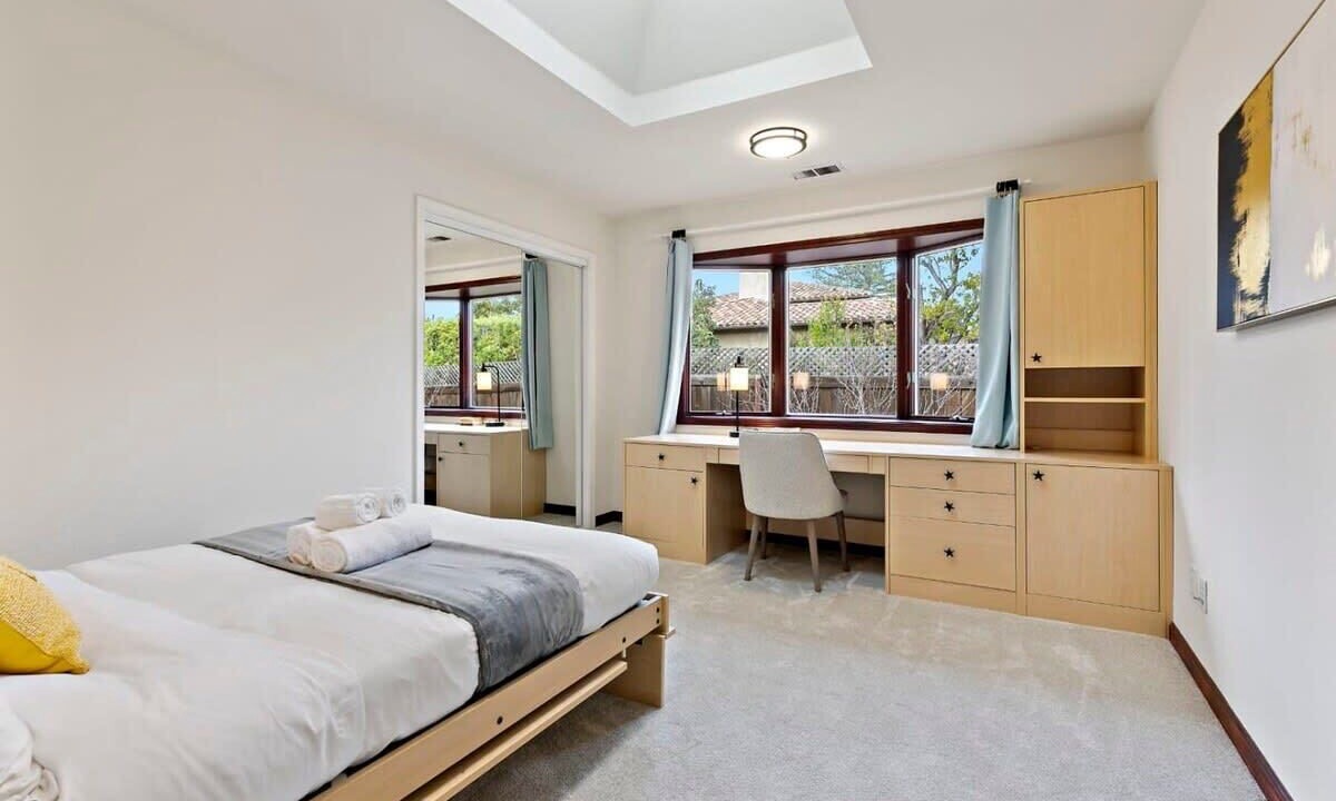 Photo of Bedroom in Loyola
