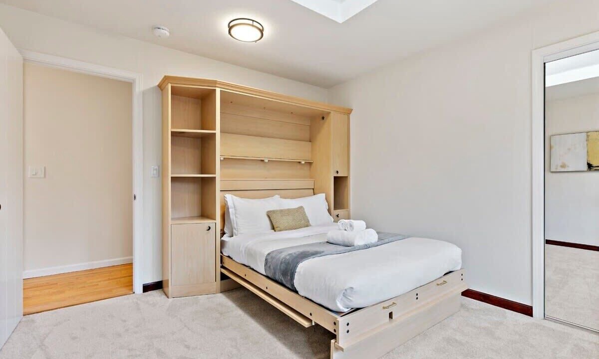 Photo of Bedroom in Loyola