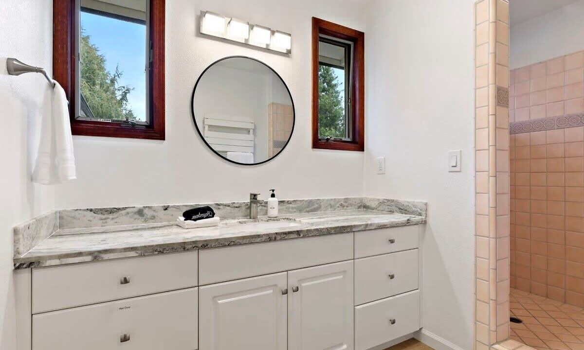 Photo of Bathroom in Loyola