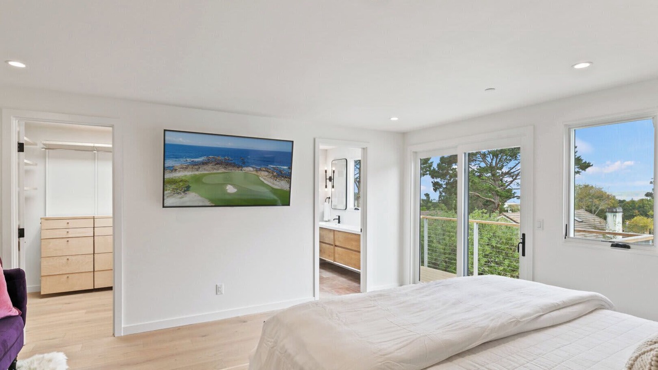 Photo of Bedroom in Monterey