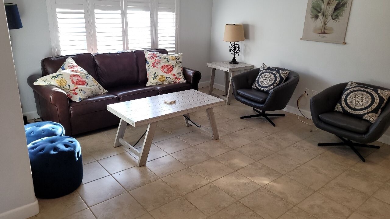 Photo of Livingroom in Downtown