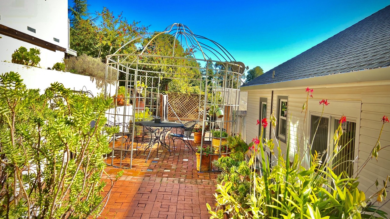Photo of Outdoor in West End