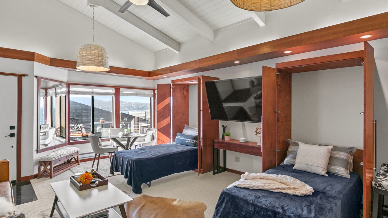 Photo of Bedroom in Monterey