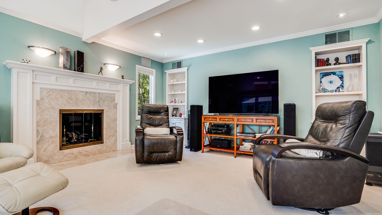 Photo of Livingroom in Lagunitas-Forest Knolls