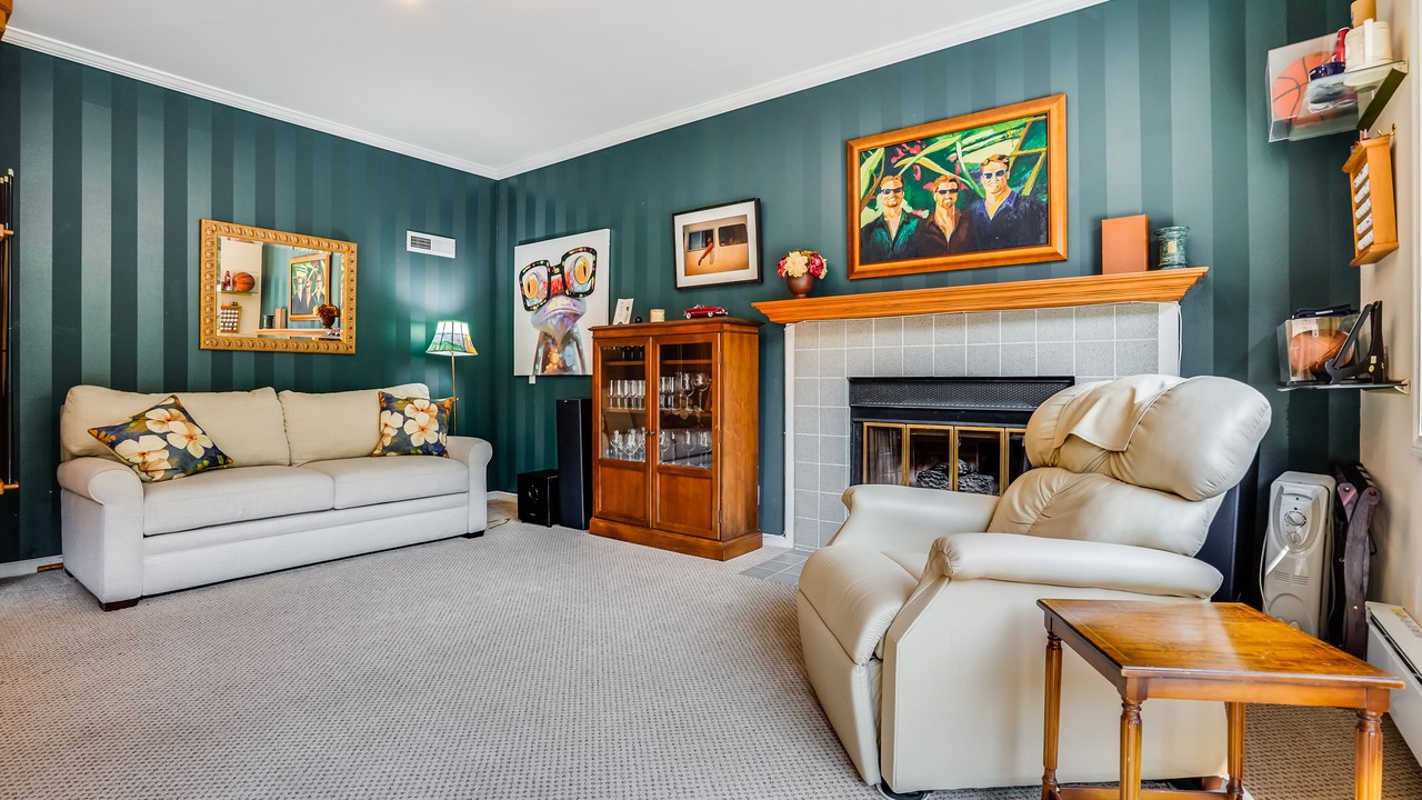 Photo of Livingroom in Lagunitas-Forest Knolls