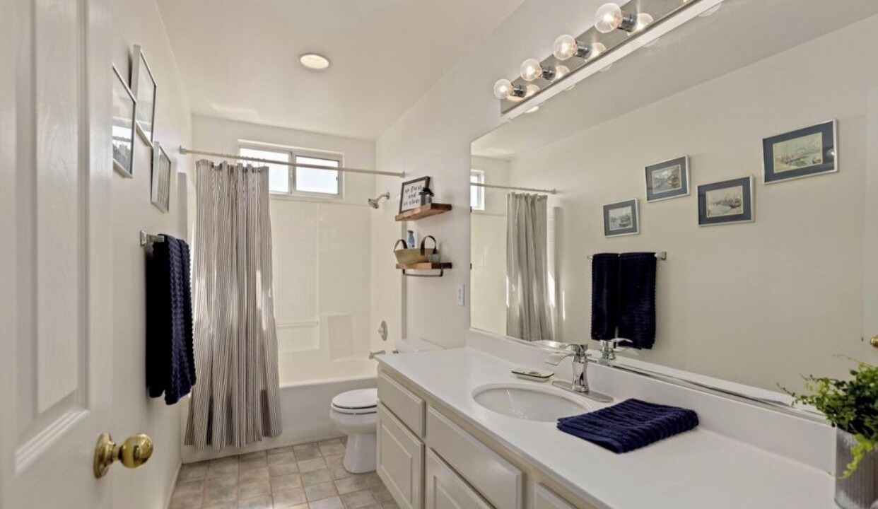 Photo of Bathroom in Palmdale