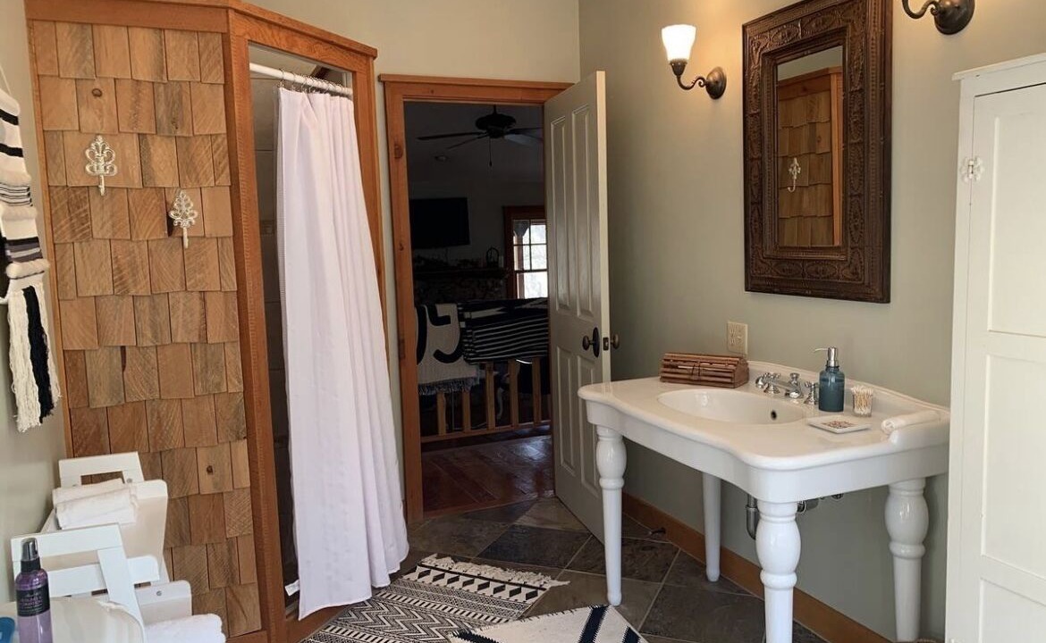 Photo of Bathroom in Miramonte