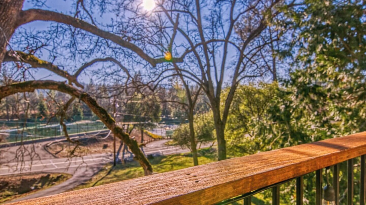Photo of Outdoor in Groveland