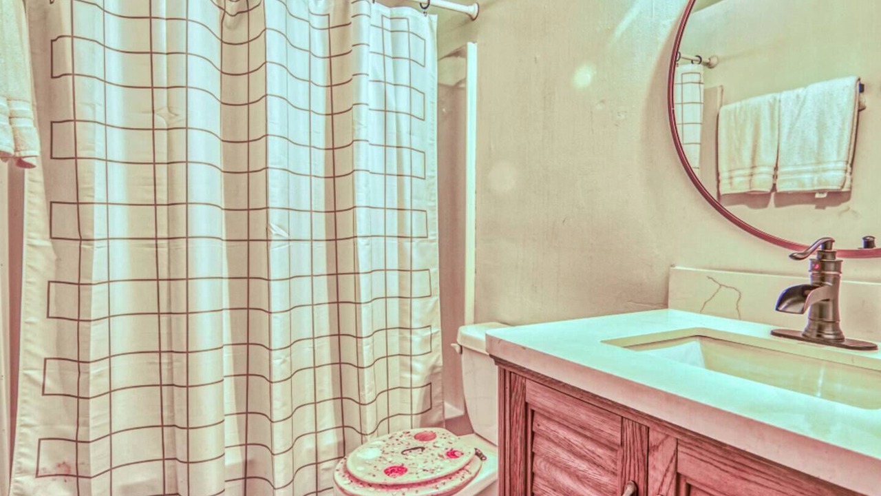 Photo of Bathroom in Groveland