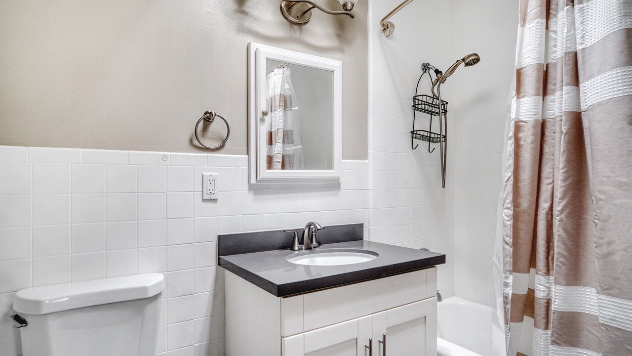 Photo of Bathroom in Central San Mateo