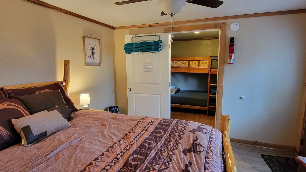 Photo of Bedroom in Shingletown