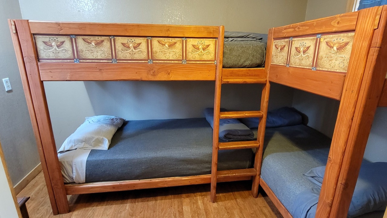 Photo of Bedroom in Shingletown