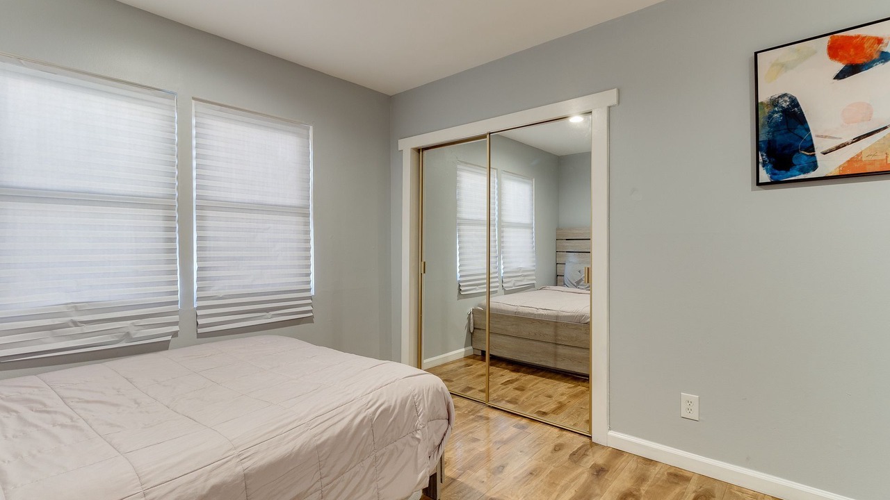 Photo of Bedroom in Reseda