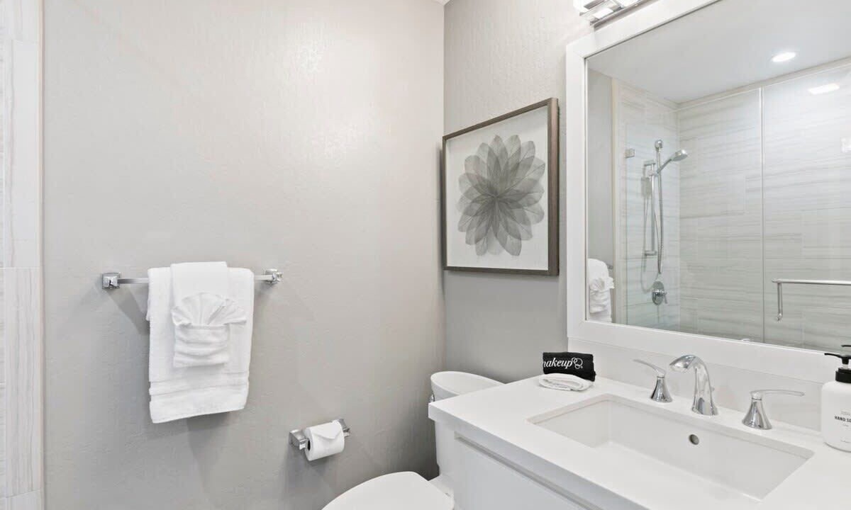 Photo of Bathroom in Park Pacifica