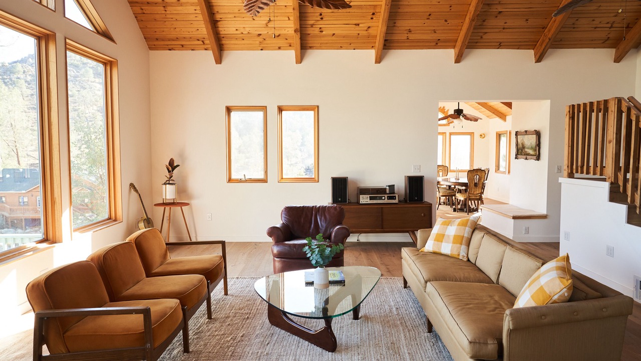 Photo of Livingroom in Kernville