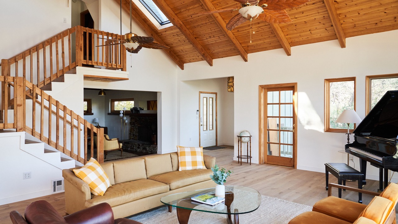 Photo of Livingroom in Kernville