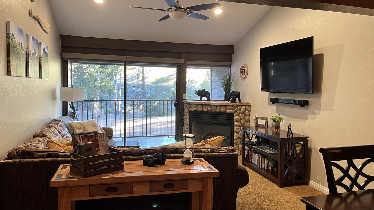 Photo of Livingroom in Mammoth Lakes