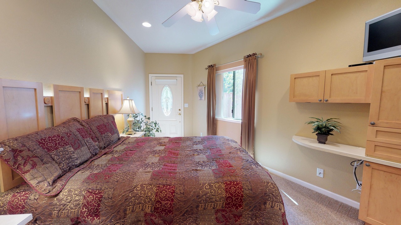 Photo of Bedroom in Castro Valley