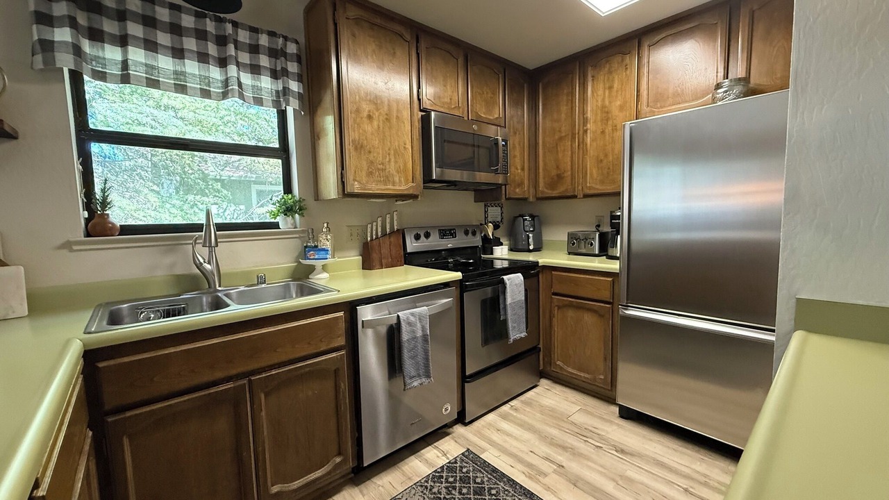 Photo of Kitchen in Groveland