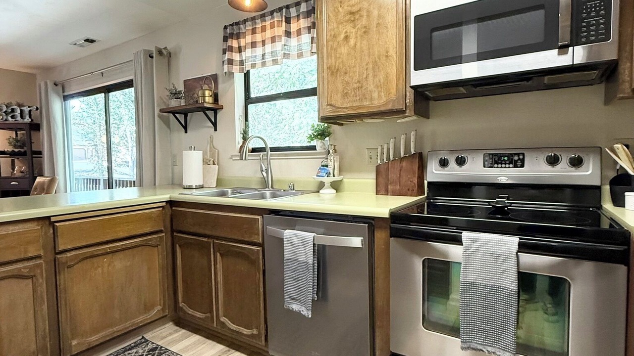 Photo of Kitchen in Groveland