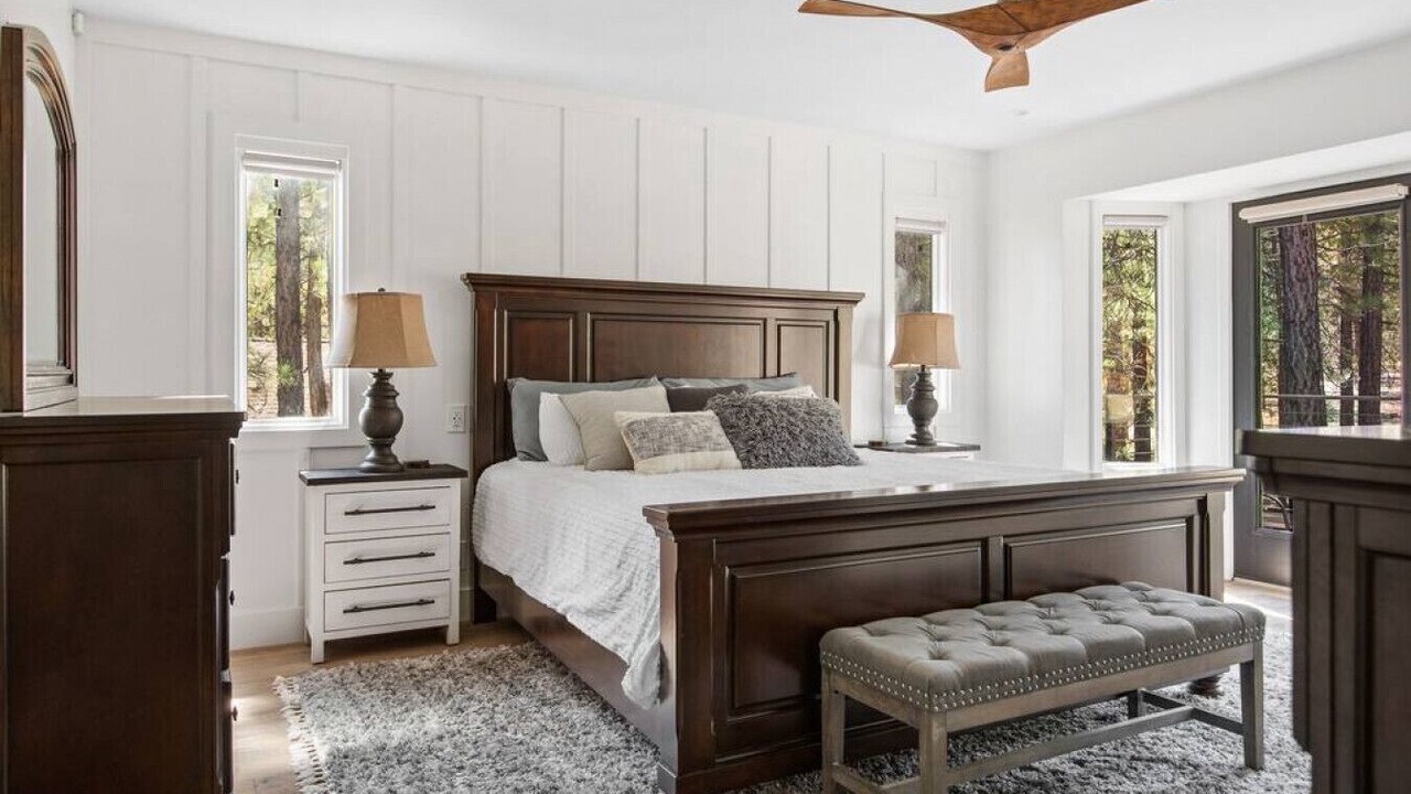 Photo of Bedroom in Evergreen Estates