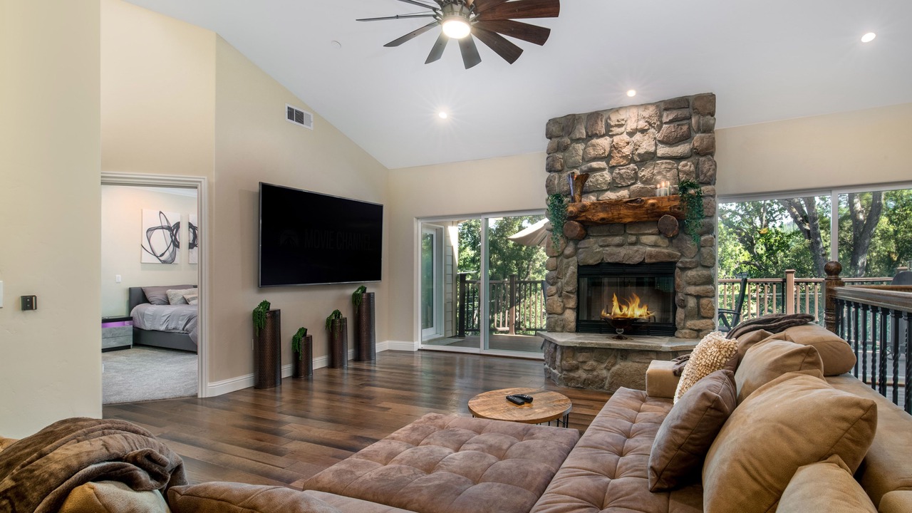 Photo of Livingroom in Groveland