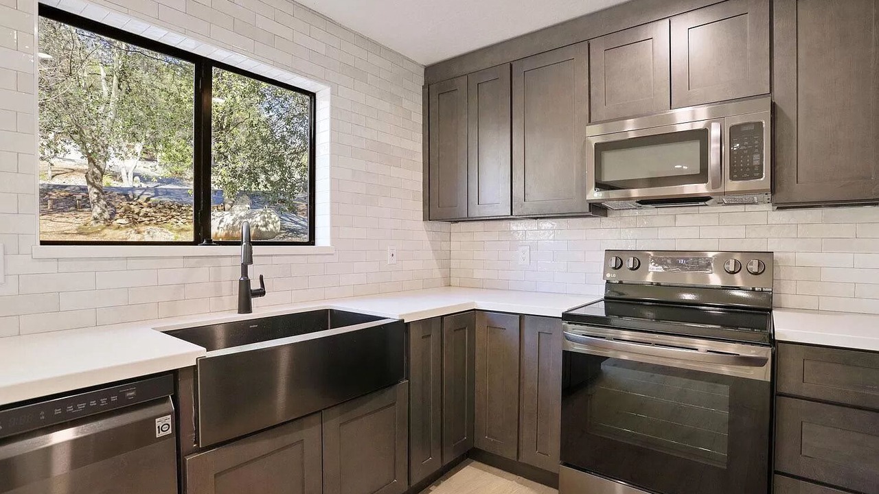Photo of Kitchen in Groveland