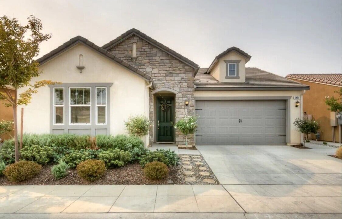 Photo of Outdoor in Raisin