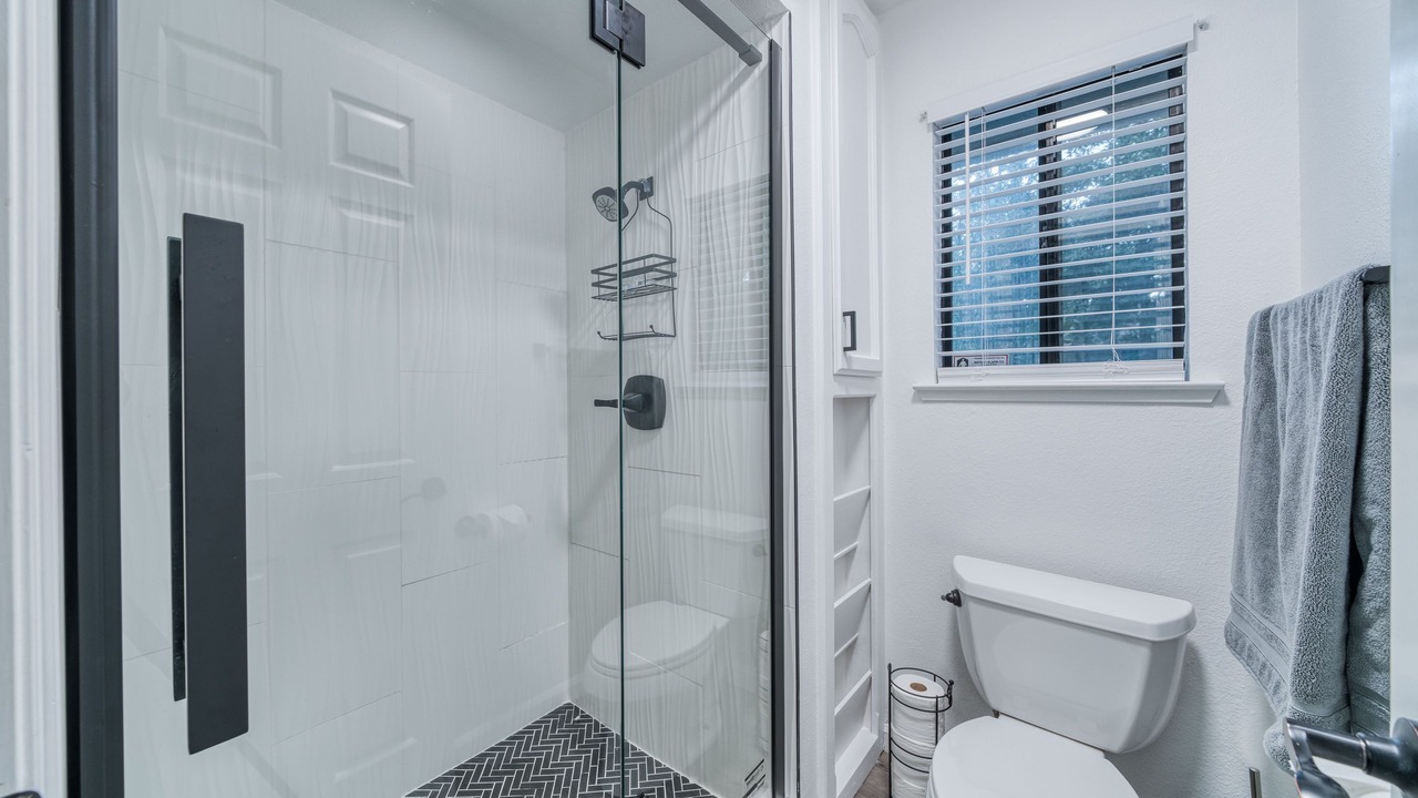 Photo of Bathroom in Raisin