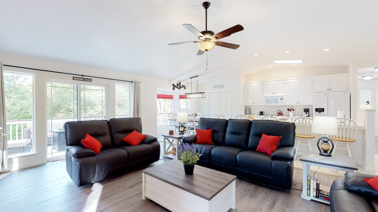 Photo of Livingroom in Groveland