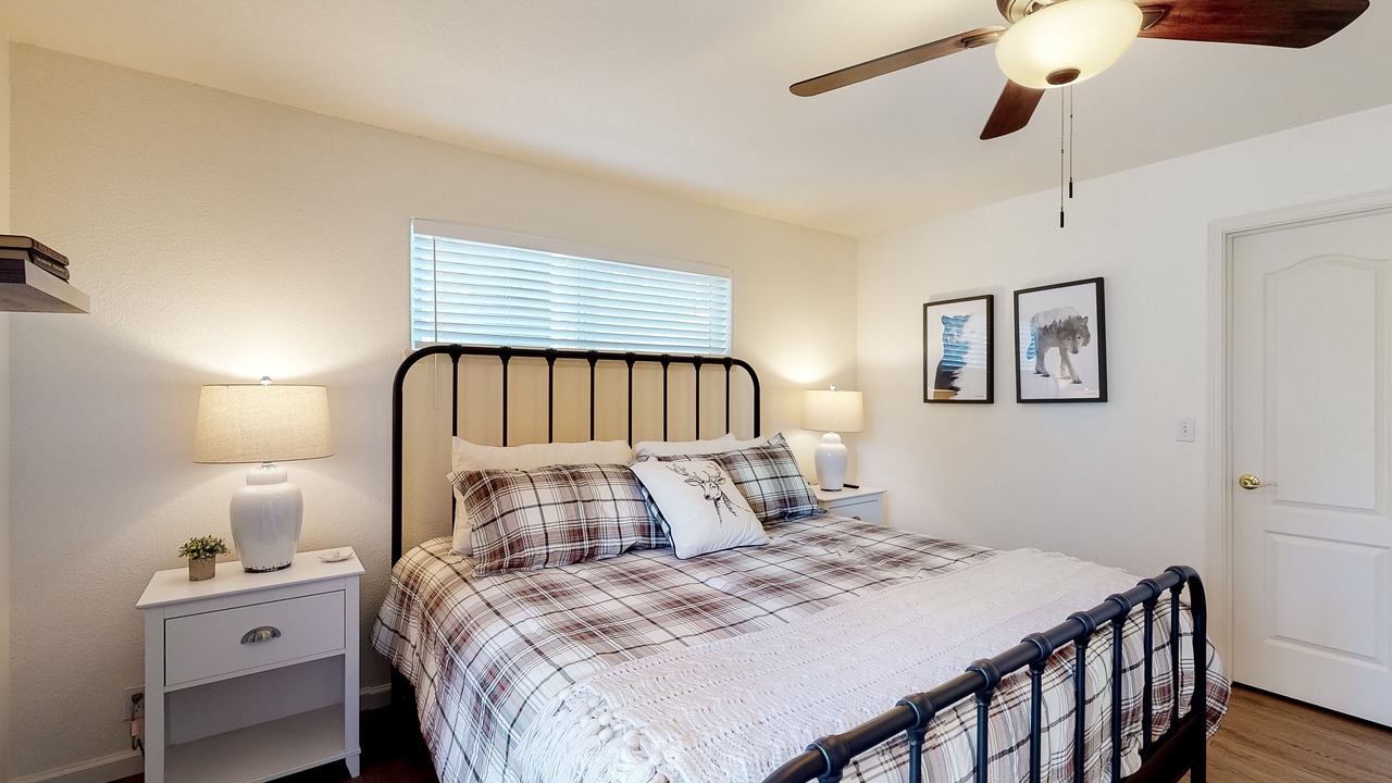 Photo of Bedroom in Groveland