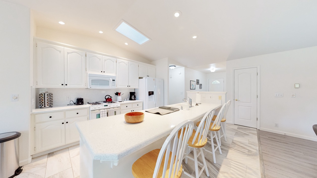 Photo of Kitchen in Groveland