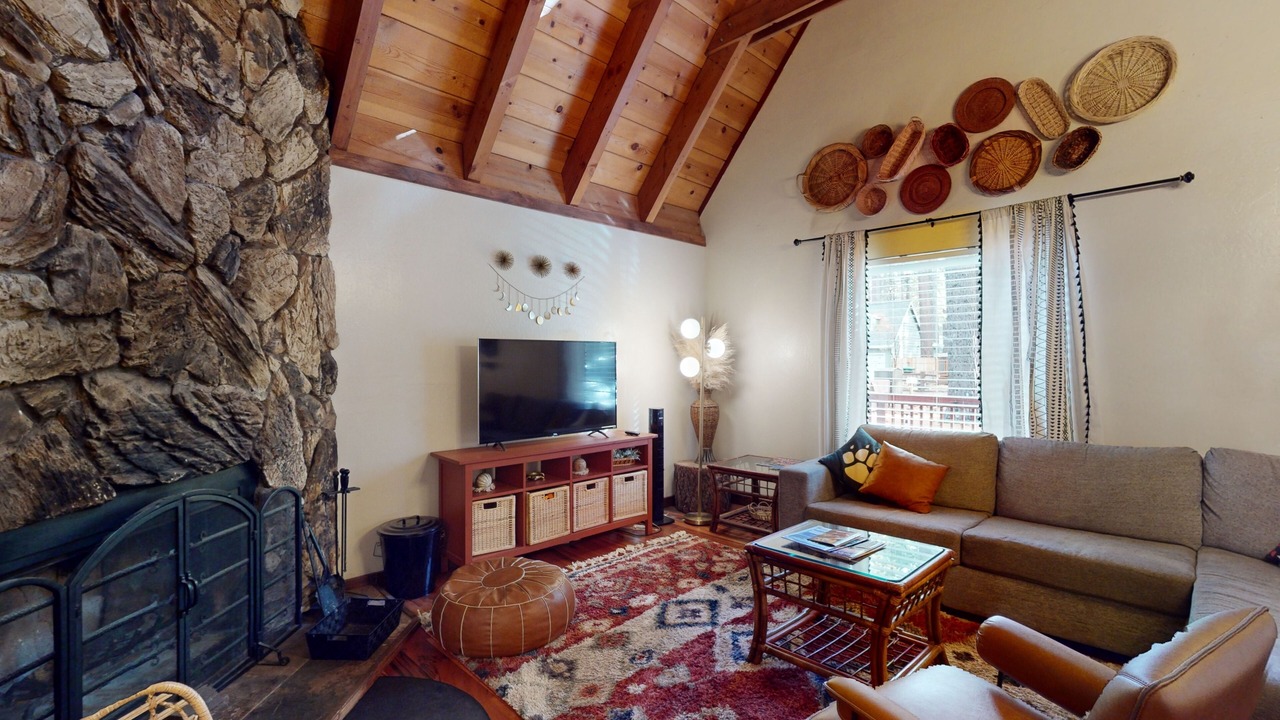 Photo of Livingroom in Black Bart
