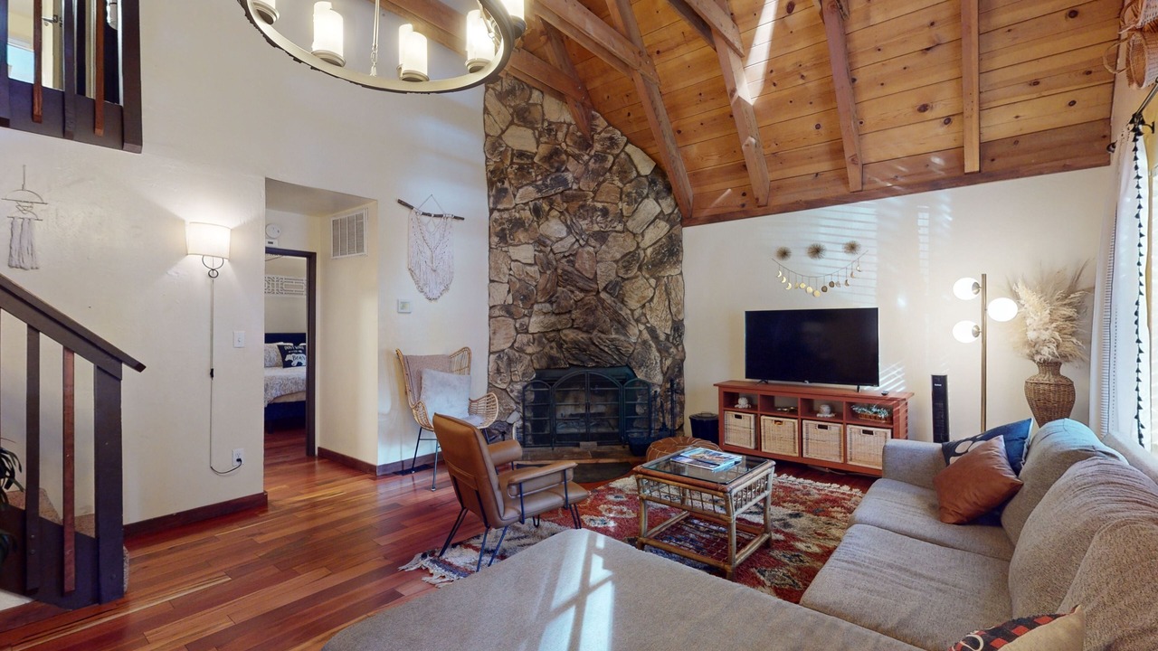 Photo of Livingroom in Black Bart