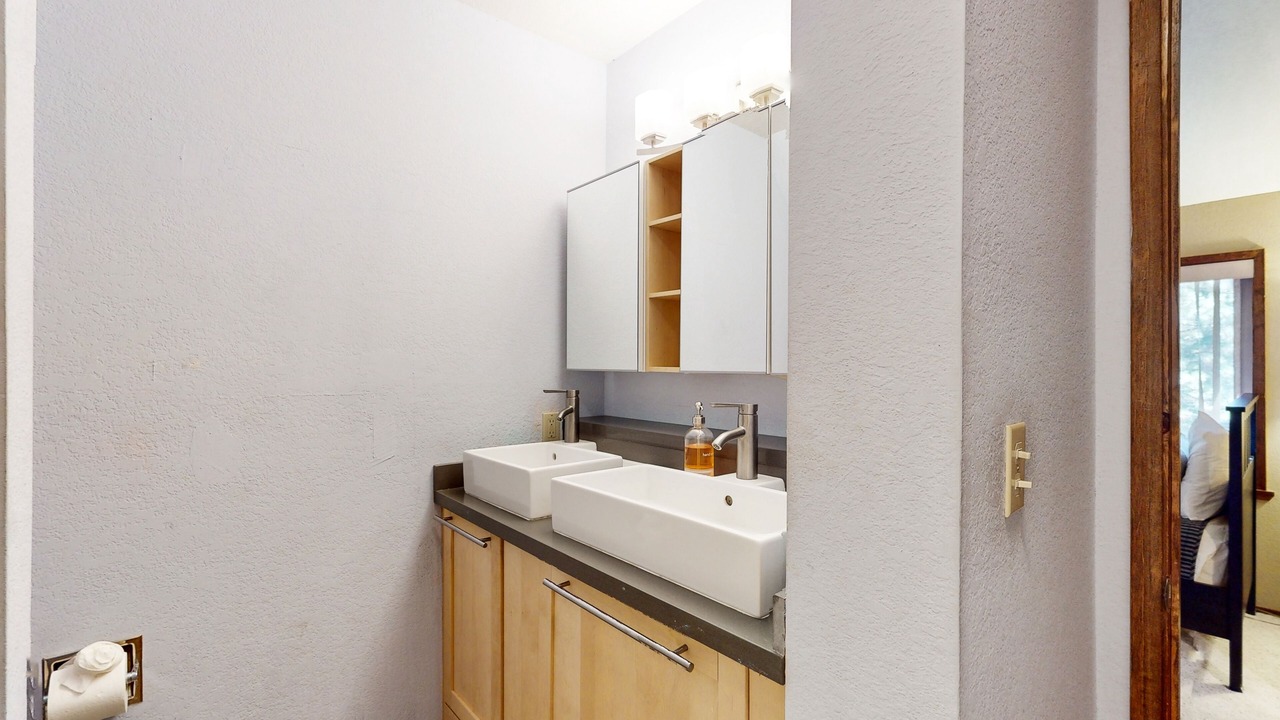 Photo of Bathroom in Pioneer Trail