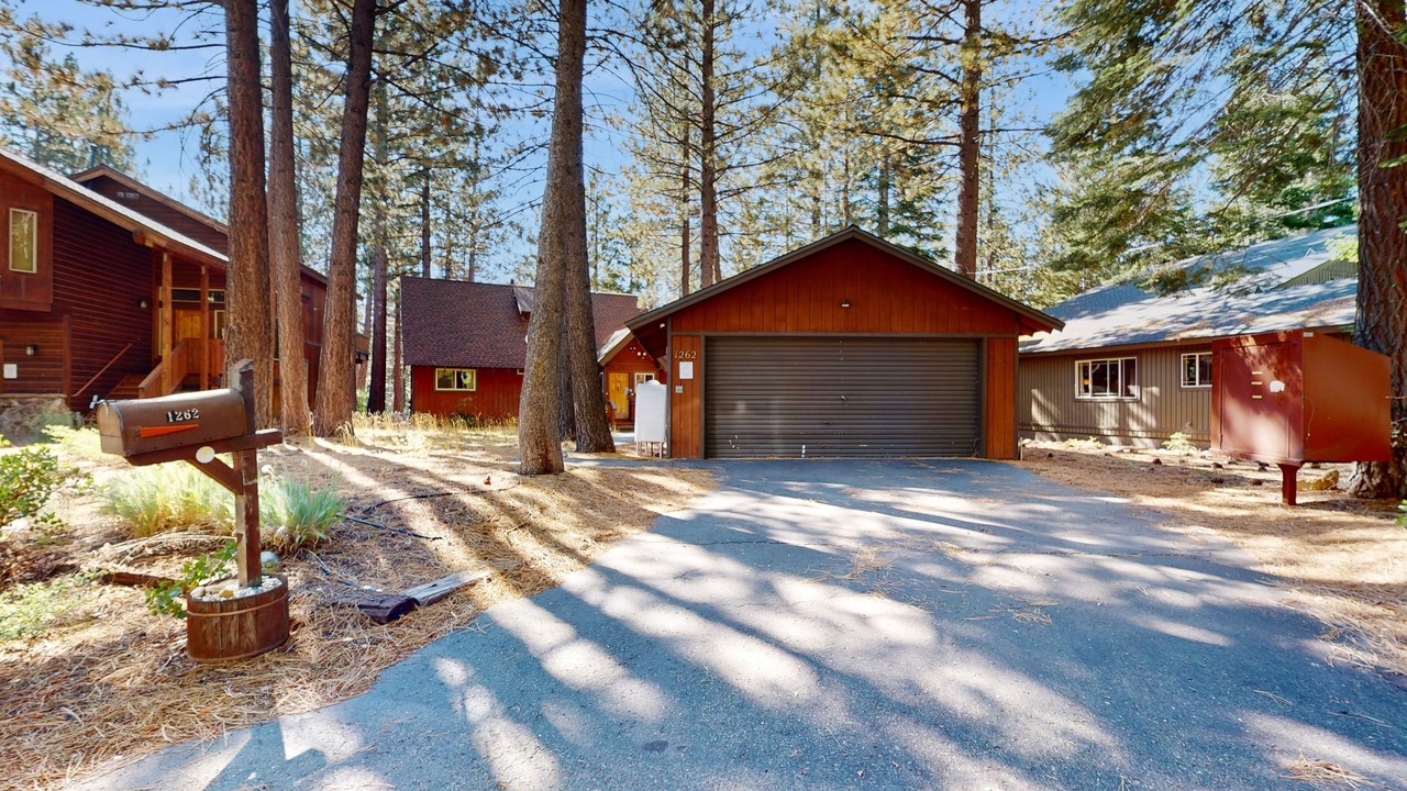 Photo of Outdoor in Pioneer Trail