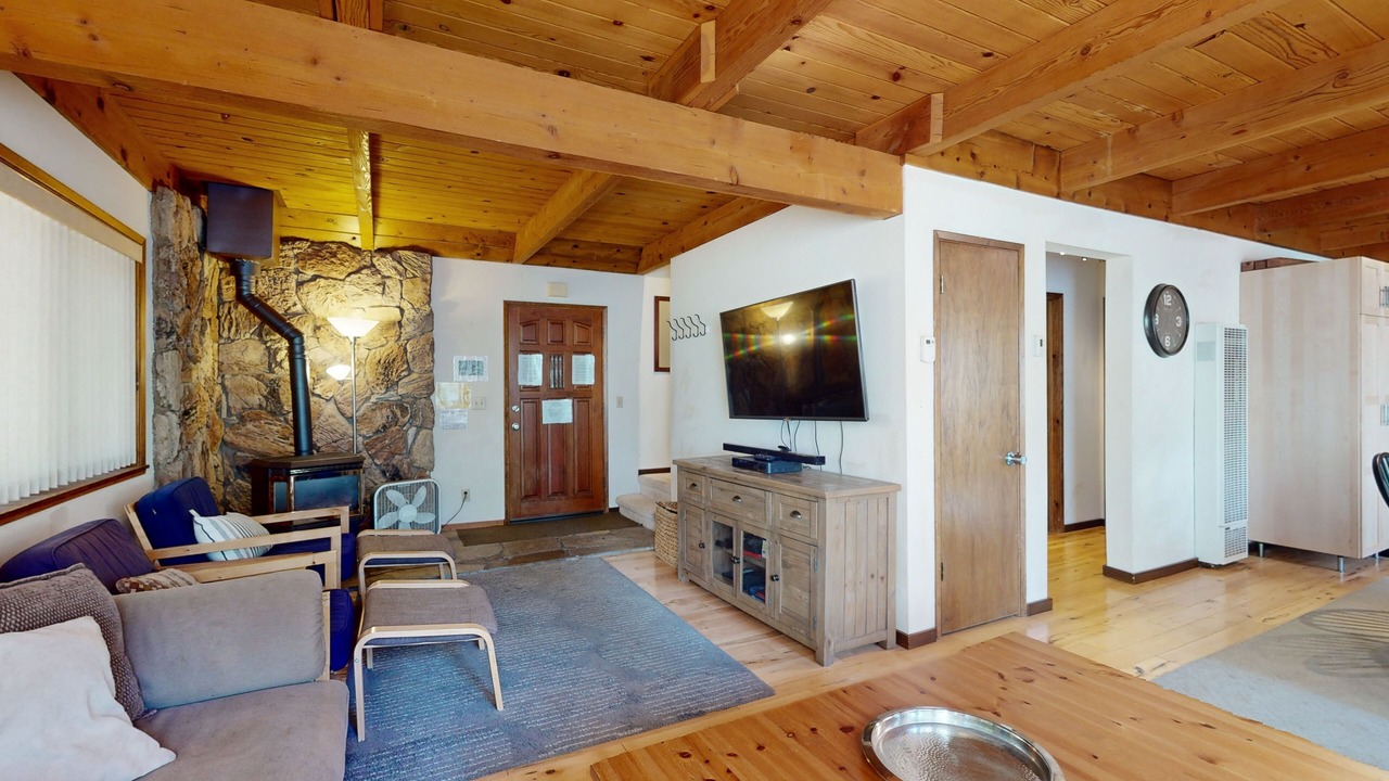 Photo of Livingroom in Pioneer Trail