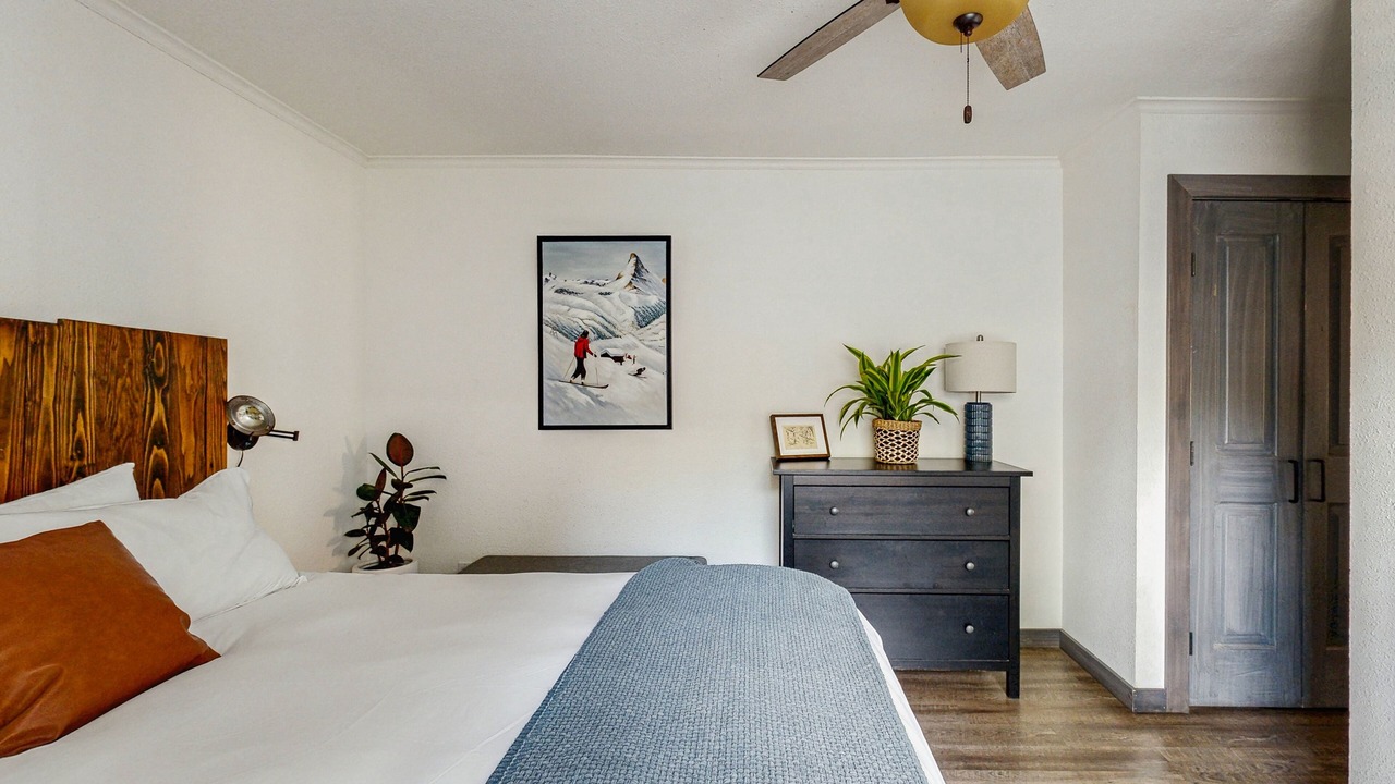Photo of Bedroom in Lakeside Park