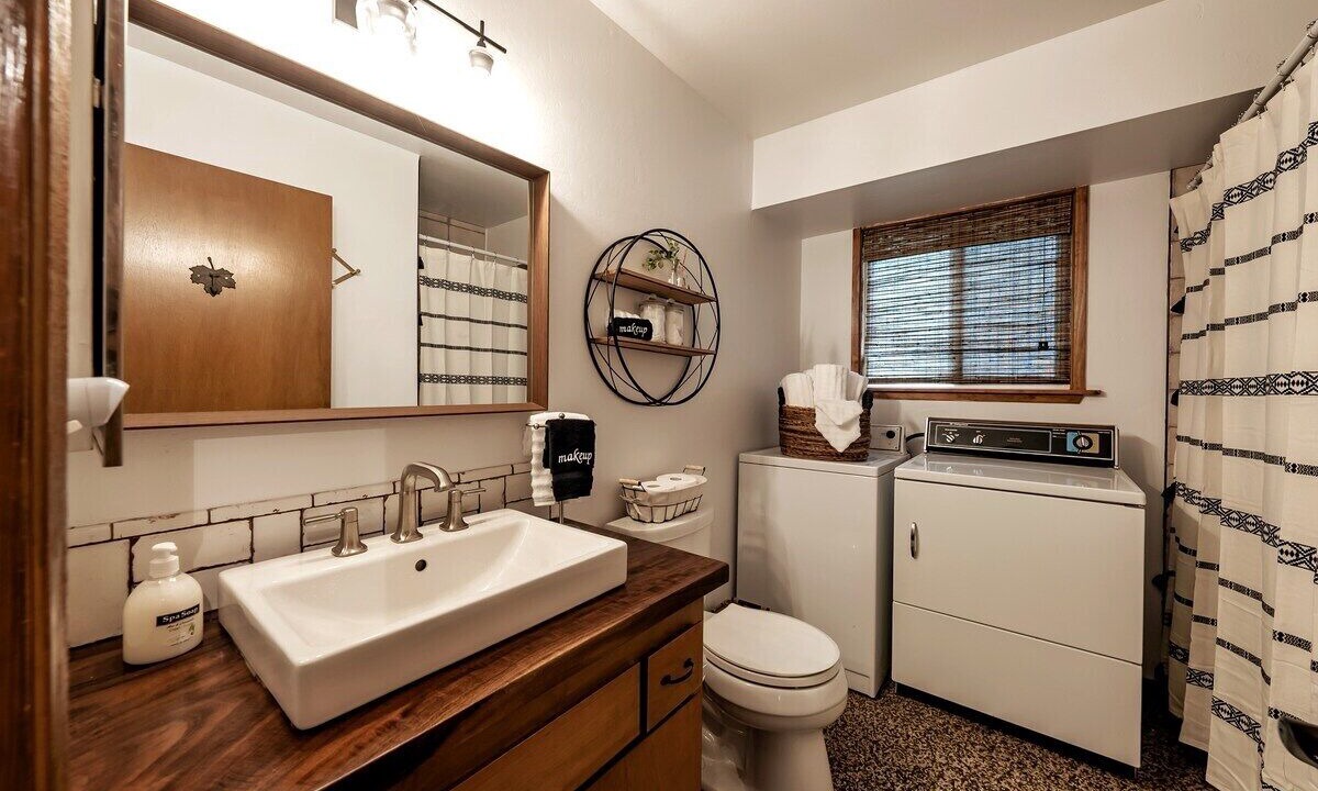 Photo of Bathroom in Sierra Cedars