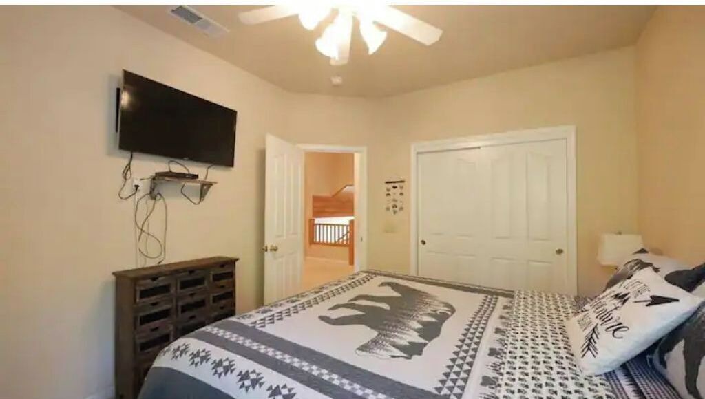 Photo of Bedroom in Shaver Lake