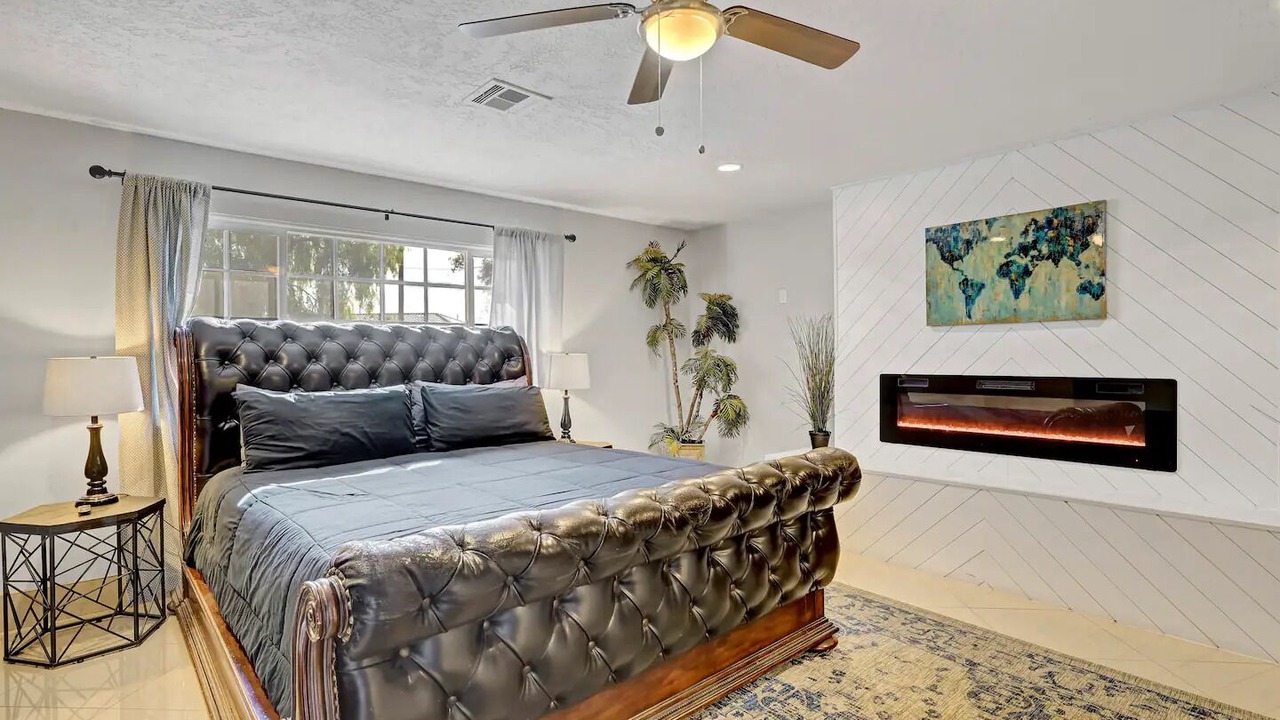 Photo of Livingroom in Enterprise