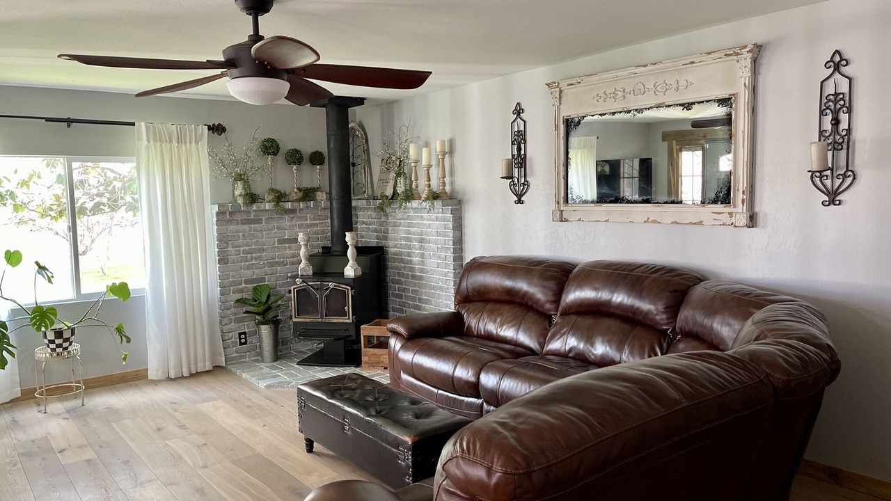 Photo of Livingroom in Rosedale