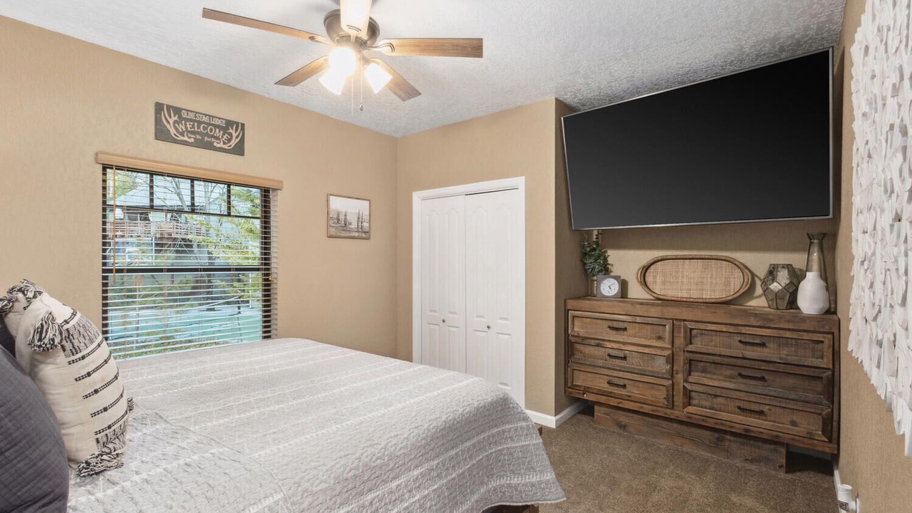 Photo of Bedroom in Bass Lake