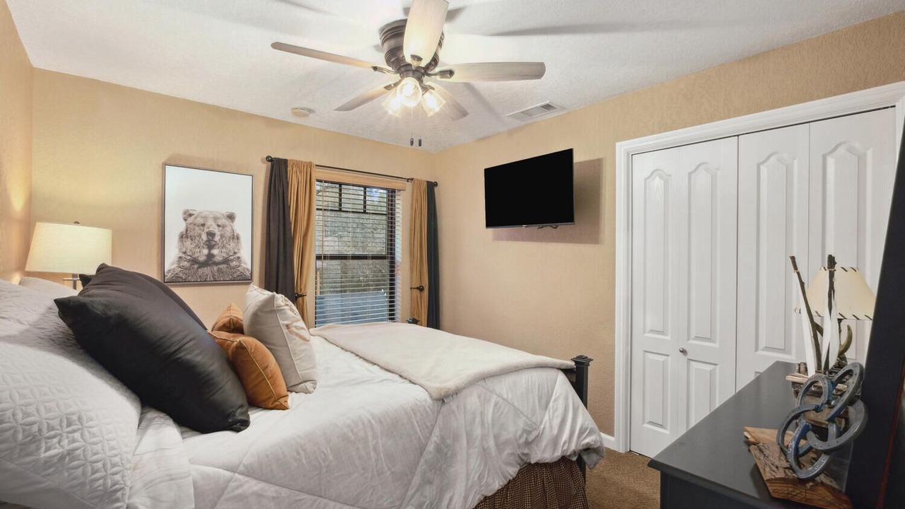 Photo of Bedroom in Bass Lake